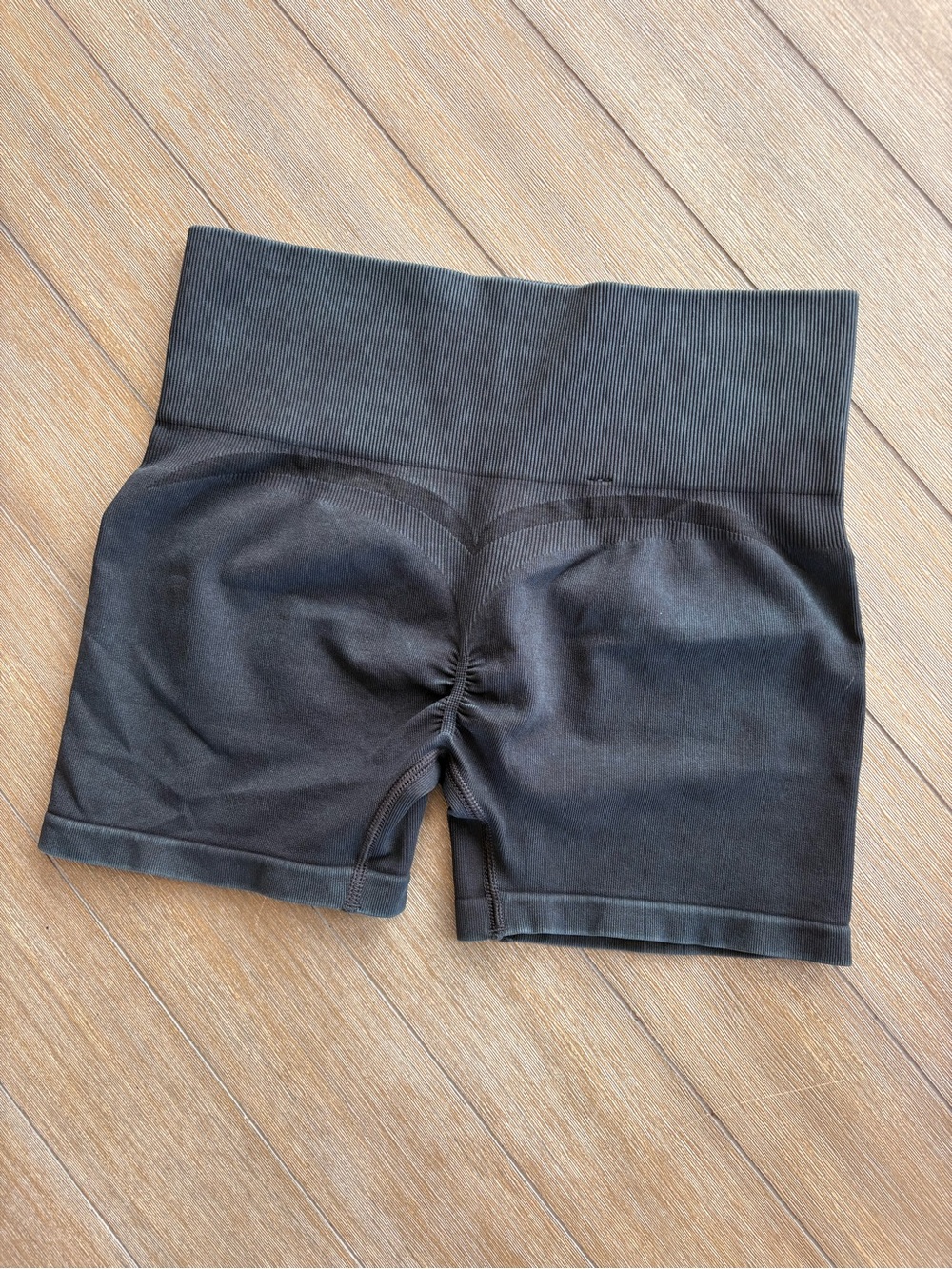 Gymshark Black Asphalt Marl Wash High-Waist Seamless Shorts Size Medium - Picture 2 of 2